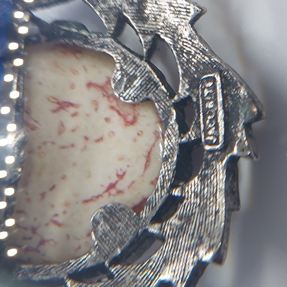 JACOBITE Vintage Silvertone and Red Marbled Stone Medieval Renn Fair Brooch Pin - Picture 4 of 5